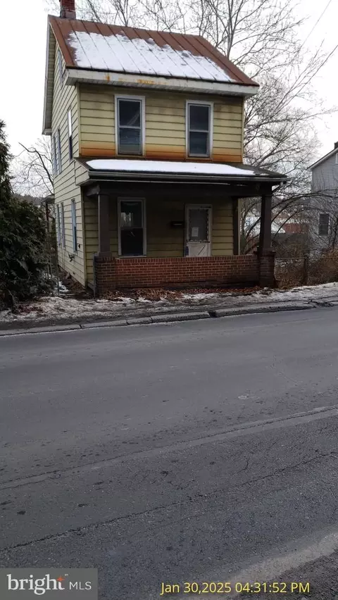 147 Pottsville St, Cressona, PA 17929