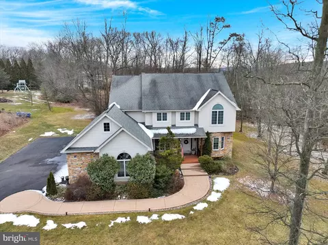 106 Country View Ln, Orwigsburg, PA 17961