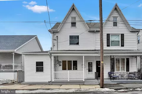 34 S Broad Mountain Ave, Frackville, PA 17931