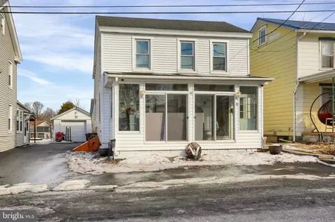 14 Snyder Ave, Tower City, PA 17980