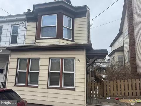 132 S White St, Shenandoah, PA 17976