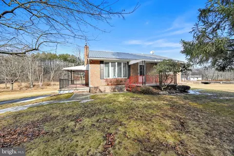 279 Meadow Dr, Auburn, PA 17922