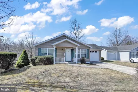 852 Trestle Ct, Pine Grove, PA 17963