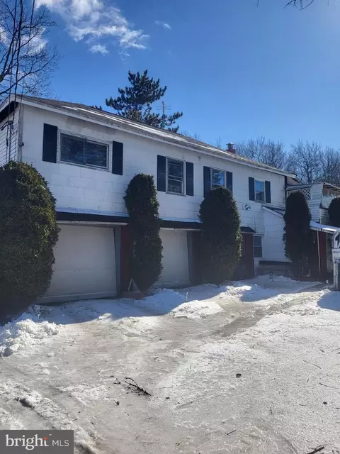 7 S Madison St, Mcadoo, PA 18237