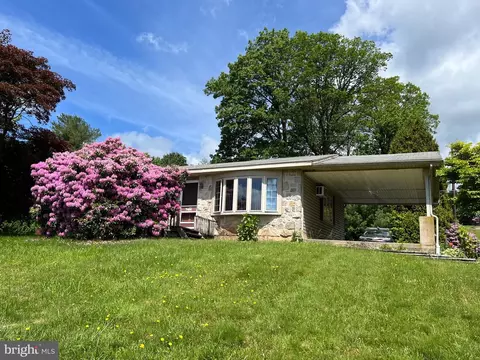 49 Mt Laurel St, Pine Grove, PA 17963