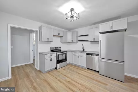 44 S Nice St, Frackville, PA 17931