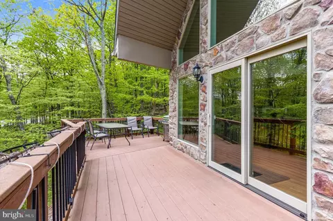 Exterior - 10 S Spur Ln, Hazleton, PA 18202 photo 3 of 6