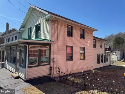 93 Centre St, Port Clinton, PA 19549