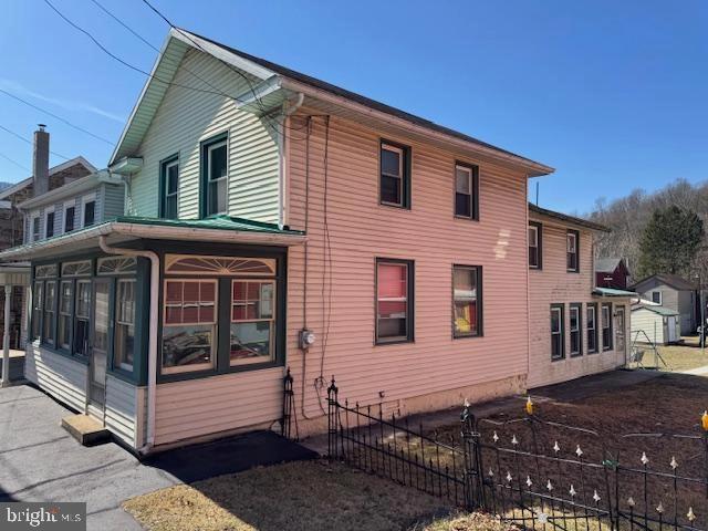 93 Centre St, Port Clinton, PA 19549 | MLS# PASK2020084 | 18 Photos ...