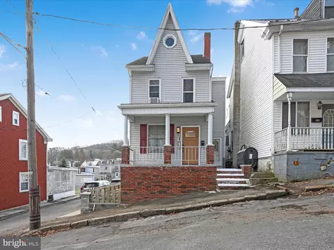 1602 Market St, Ashland, PA 17921