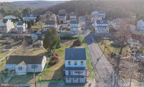 50 Washington St, Middleport, PA 17953