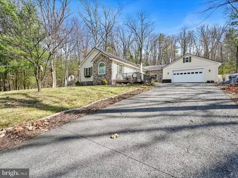 2502 Wagon Wheel Dr, Auburn, PA 17922