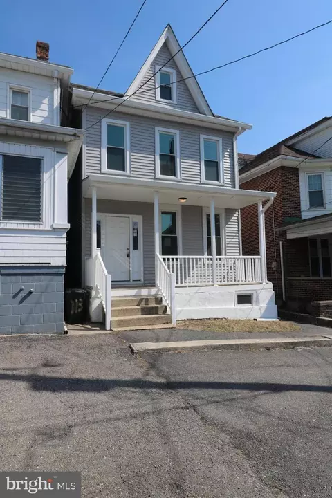 111 Market St, Tamaqua, PA 18252