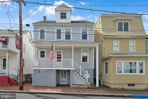 47 W Washington St, Middleport, PA 17953