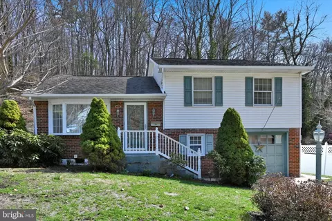 212 Anderson St, Pottsville, PA 17901