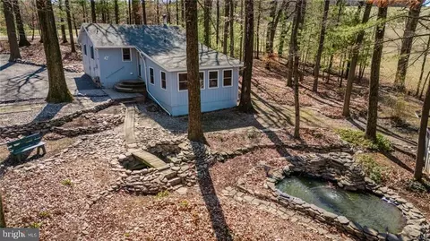 202 Tower Rd, New Ringgold, PA 17960