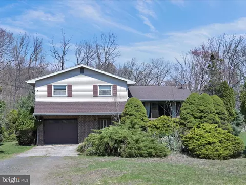 1183 Centre Tpke, Orwigsburg, PA 17961