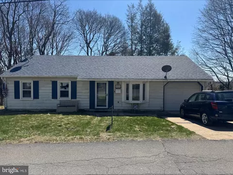 170 Weston Pl, Shenandoah, PA 17976