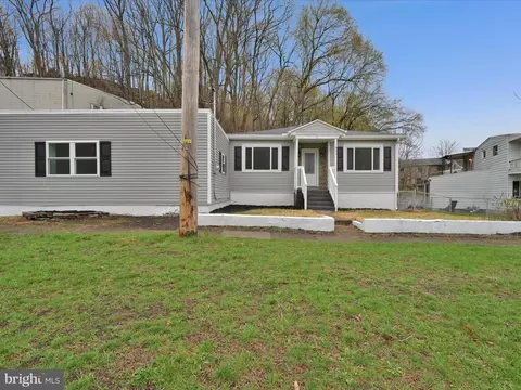 652 Mauch Chunk St, Pottsville, PA 17901