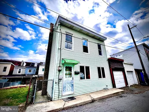 828 E Railroad St, Mahanoy City, PA 17948