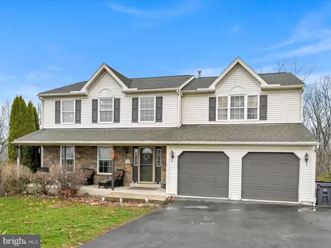 81 Kelsey Dr, Schuylkill Haven, PA 17972