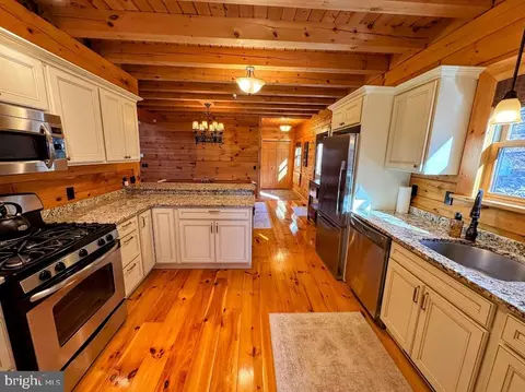 424 Tuscarora Dr W, Hazleton, PA 18202 photo 19