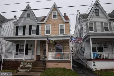 132 S 2nd St, Frackville, PA 17931