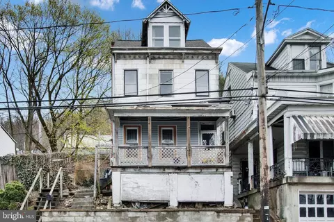 417 N Nichols St, Pottsville, PA 17901