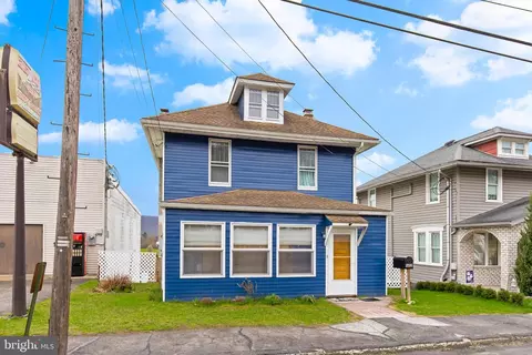 1612 E Grand Ave, Tower City, PA 17980