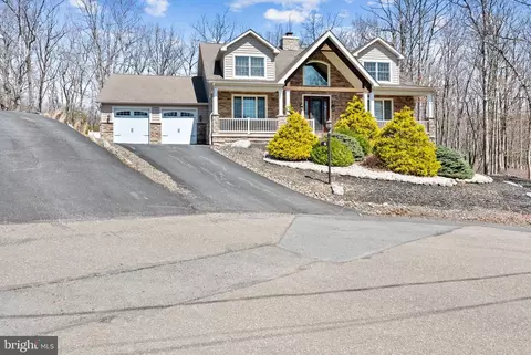 6 Newbury, Hazleton, PA 18202
