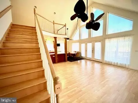 Entry Way - 33 E Players Way, Hazleton, PA 18202 photo 1 of 7