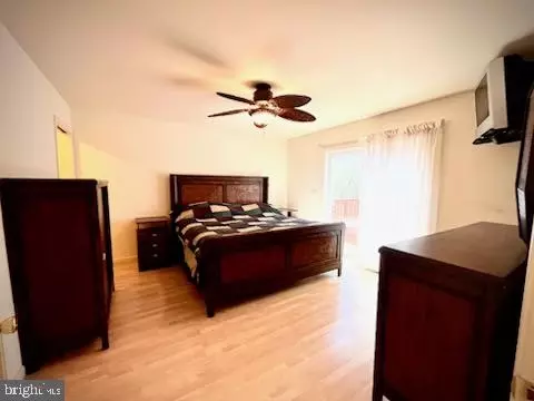 Bedroom - 33 E Players Way, Hazleton, PA 18202 photo 3 of 4