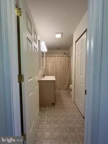 Entry Way - 33 E Players Way, Hazleton, PA 18202 photo 3 of 7