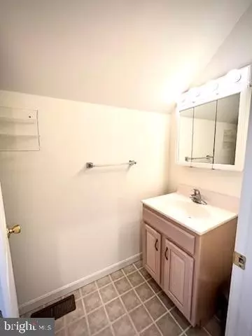 Entry Way - 33 E Players Way, Hazleton, PA 18202 photo 7 of 7