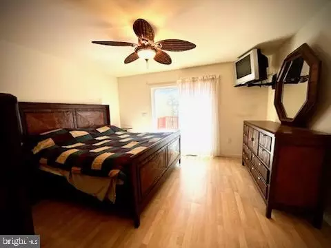 Bedroom - 33 E Players Way, Hazleton, PA 18202 photo 4 of 4
