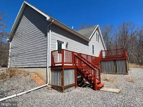 Exterior - 33 E Players Way, Hazleton, PA 18202 photo 4 of 7