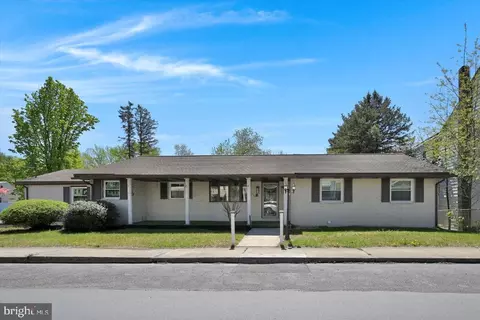 330 E Centre St, Shenandoah, PA 17976