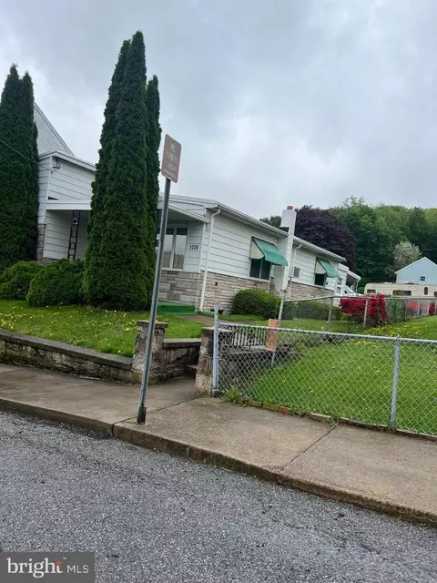 1228 Spruce St, Ashland, PA 17921