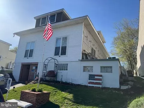 425-427 Pine St W, Frackville, PA 17931