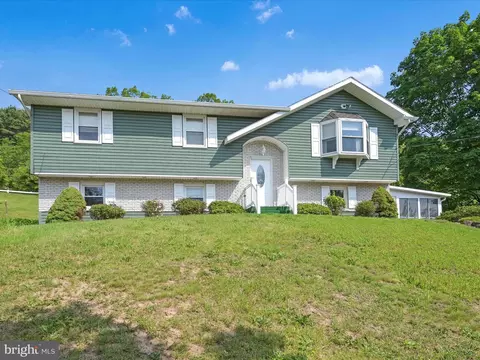 21 Lower Rd, Tamaqua, PA 18252