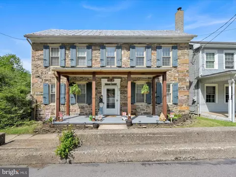 89 Centre St, Port Clinton, PA 19549