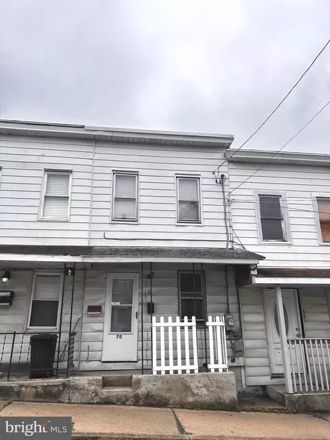 70 1st St, Coaldale, PA 18218