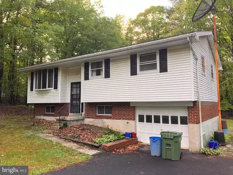 2420 Running Bear Cv, Auburn, PA 17922