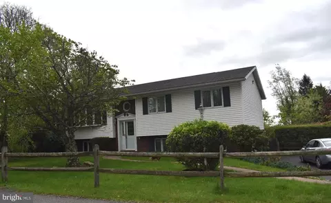 324 California Ave, Shenandoah, PA 17976