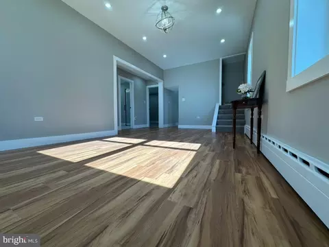 Living - 10 Spruce Ave, Barnesville, PA 18214 photo 3 of 7