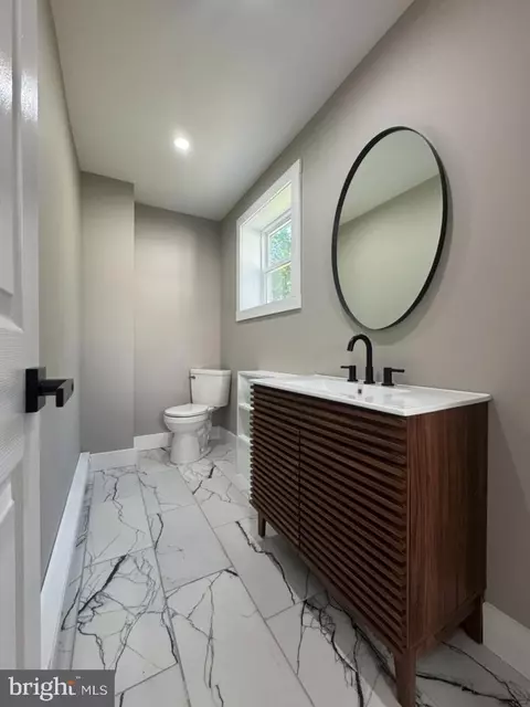 Bath - 10 Spruce Ave, Barnesville, PA 18214 photo 1 of 9