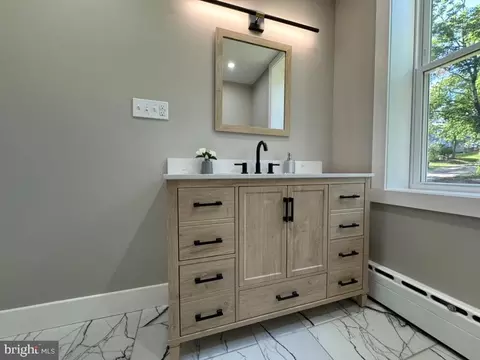 Bath - 10 Spruce Ave, Barnesville, PA 18214 photo 5 of 9