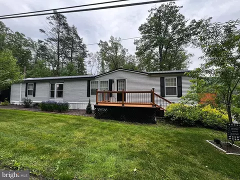 6 Bass Dr, Ashland, PA 17921