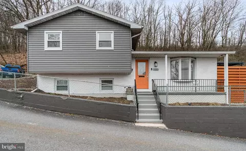 125 S Main St, Mahanoy City, PA 17948