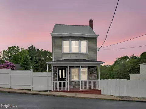 526 Pine Hill St, Minersville, PA 17954